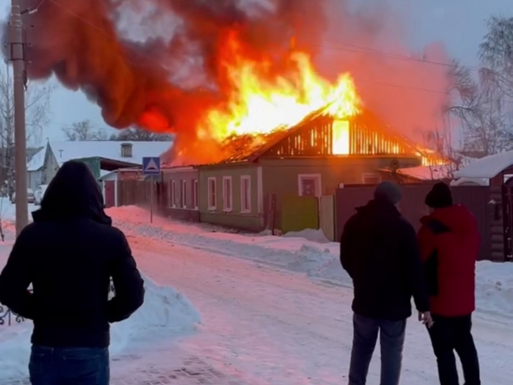 В частном секторе на севере Тамбова сгорел частный дом | 06.01.2022 |  Тамбов - БезФормата